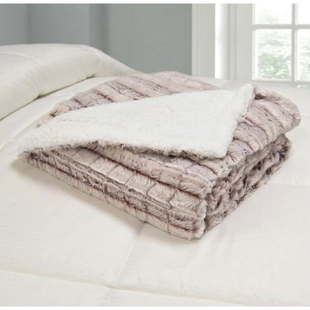 Royal Luxe Luxury Micromink Reversible Sherpa Blanket Throw RED NEW